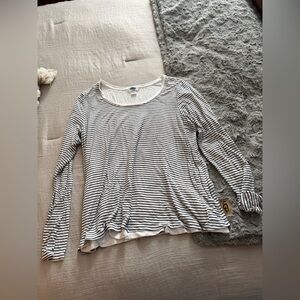 Old navy maternity long sleeve